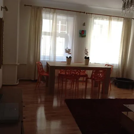 Cheap And Chic Apartment Riga